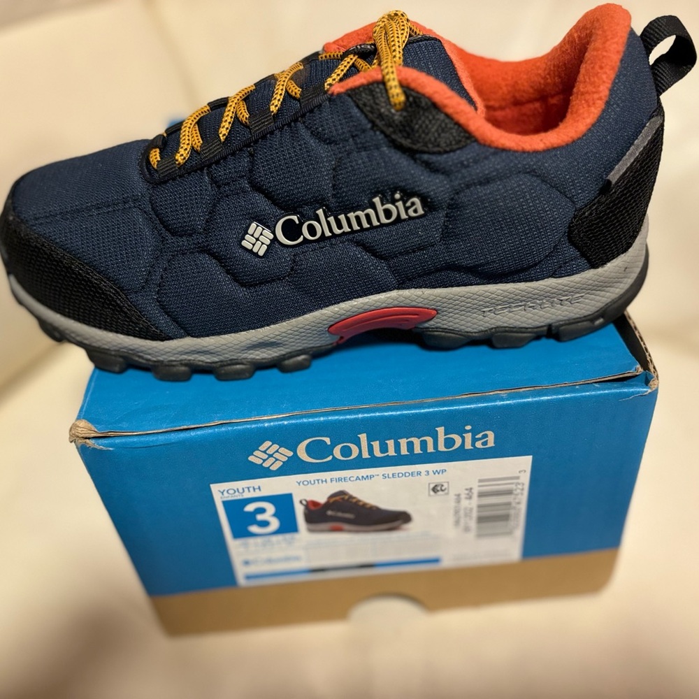 Fire camp slender  Columbia shoes